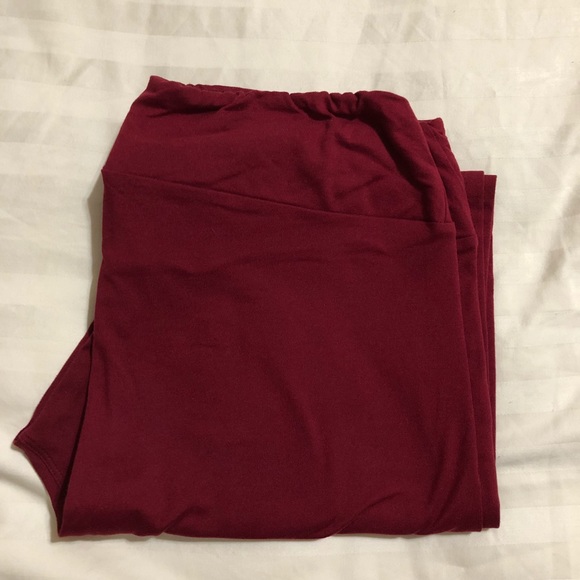 Nwot Tc Lularoe Cranberry Solid Color 